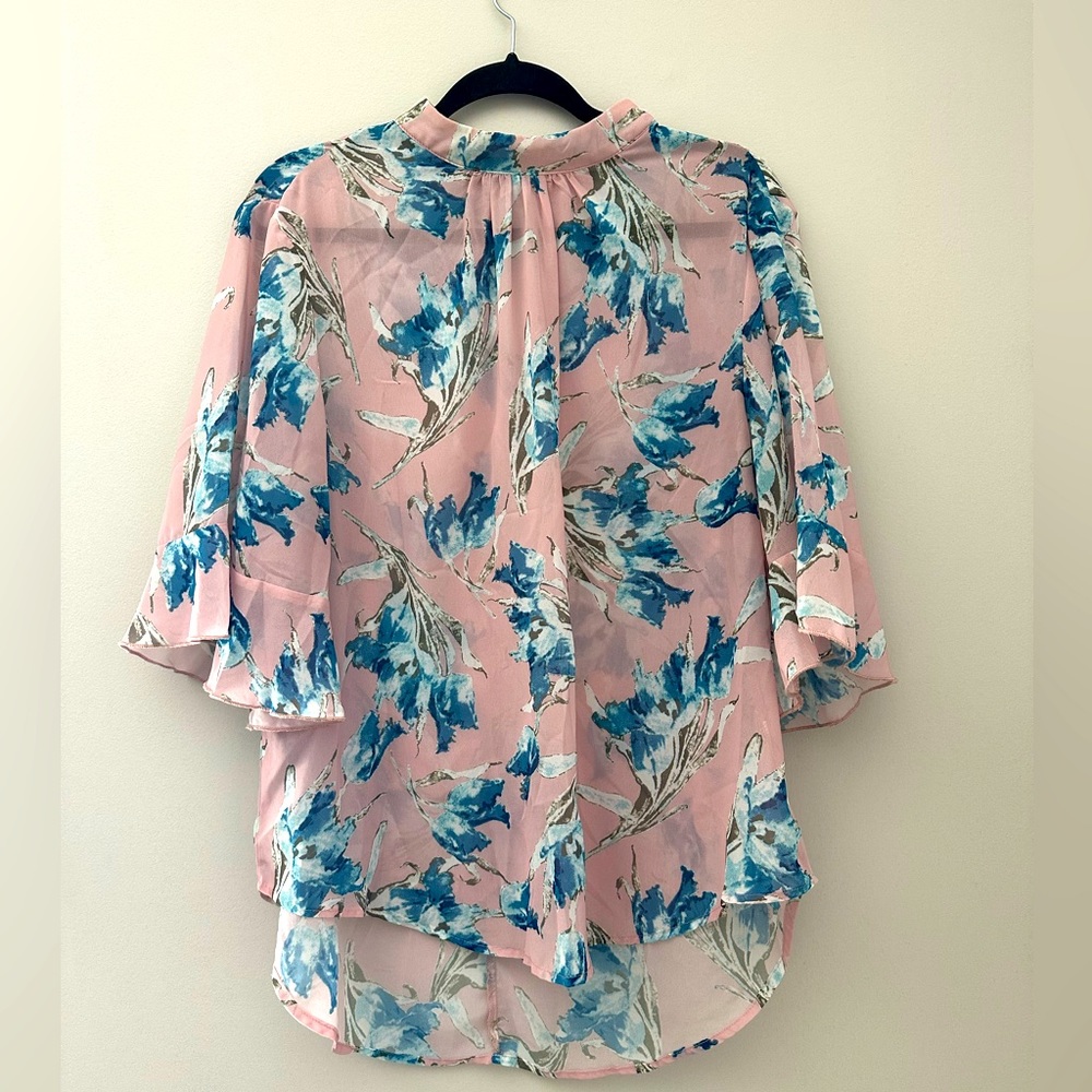 Floral print sheer shortsleeved blouse